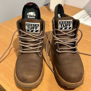 Women Roots Tuff Boots US8